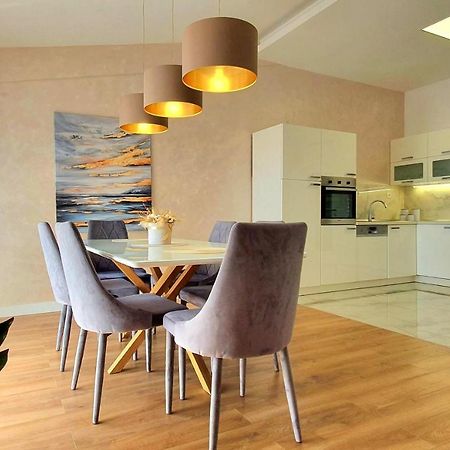 マカルスカGrey Houseアパートメント エクステリア 写真