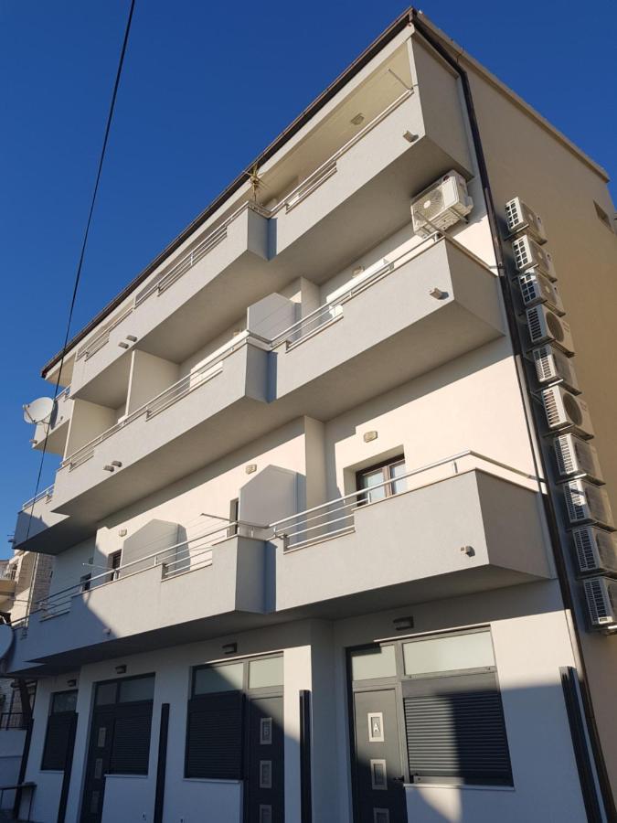 マカルスカGrey Houseアパートメント エクステリア 写真