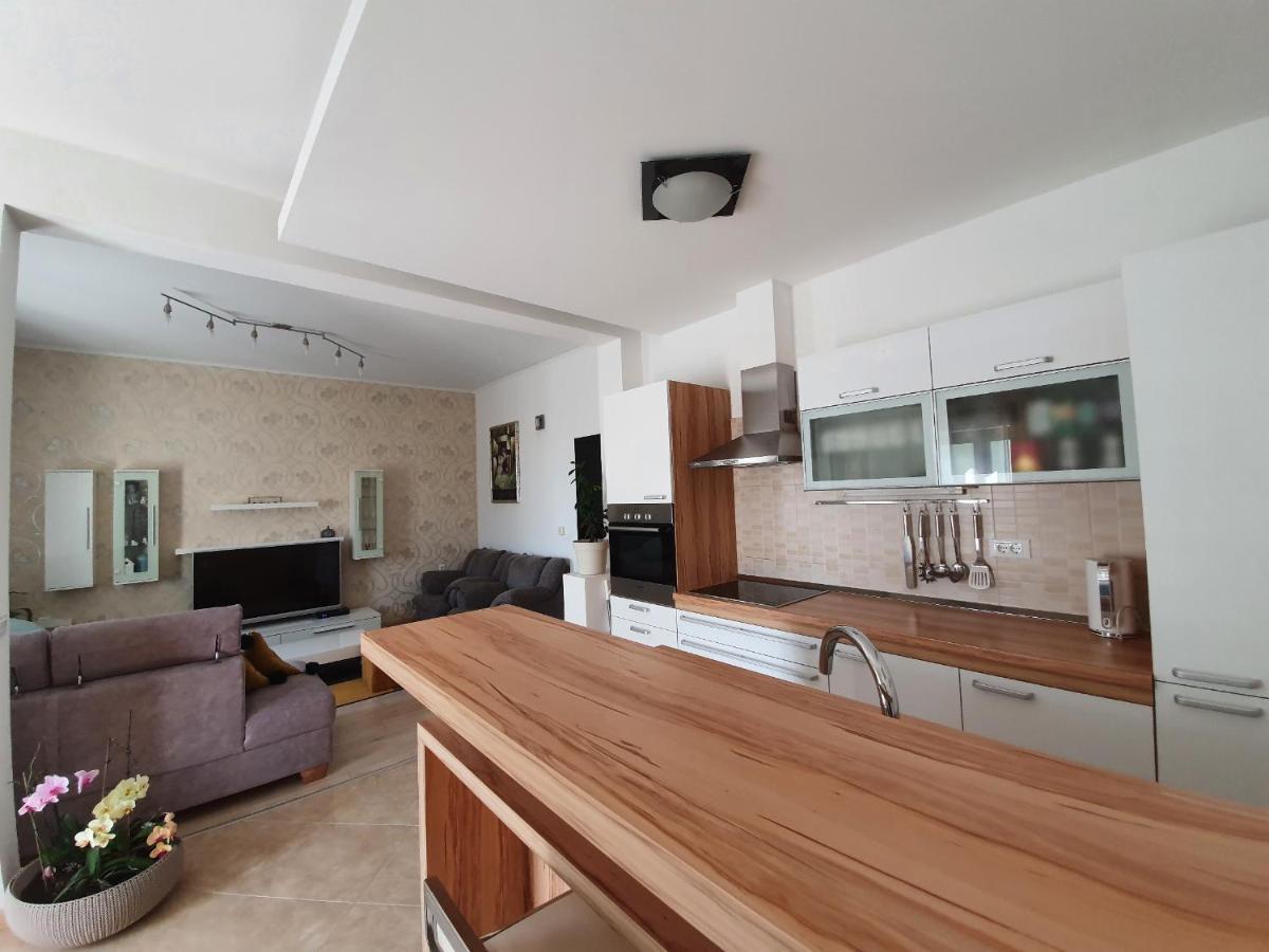 マカルスカGrey Houseアパートメント エクステリア 写真