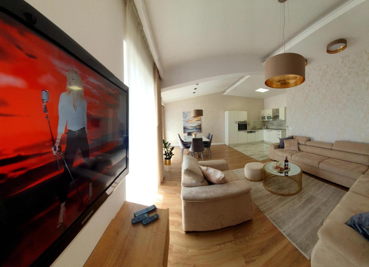 マカルスカGrey Houseアパートメント エクステリア 写真